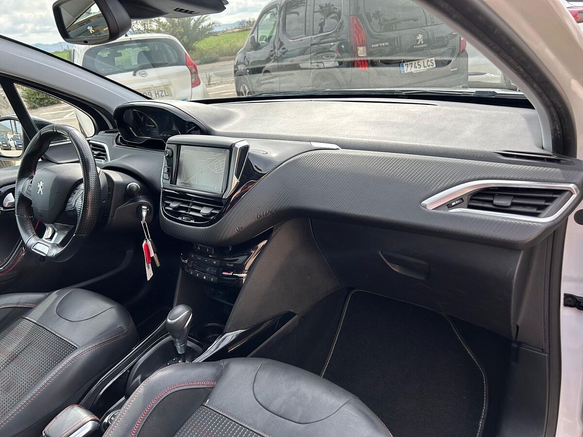 PEUGEOT 2008 GT LINE 1.2 E-THP AUTO SPANISH LHD IN SPAIN 61000 MILES SUPERB 2016